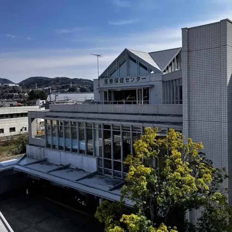 逗葉地域医療センター 玄関4